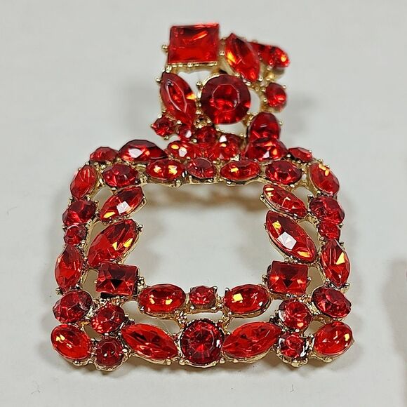 Gold Tone Metal Red Plastic Rhinestone Opulent Chandelier Earrings Square Drop - Picture 16 of 16